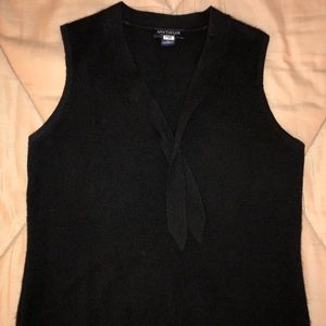 Cashmere sleeveless sweater top